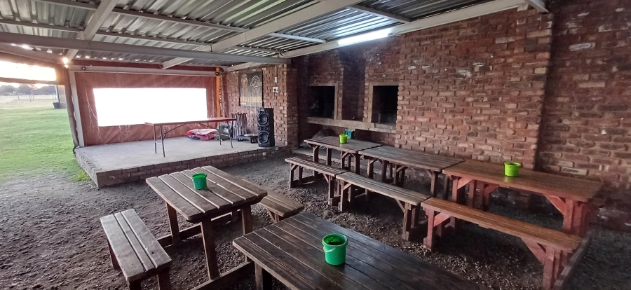 7 Bedroom Property for Sale in Harpington A H North West